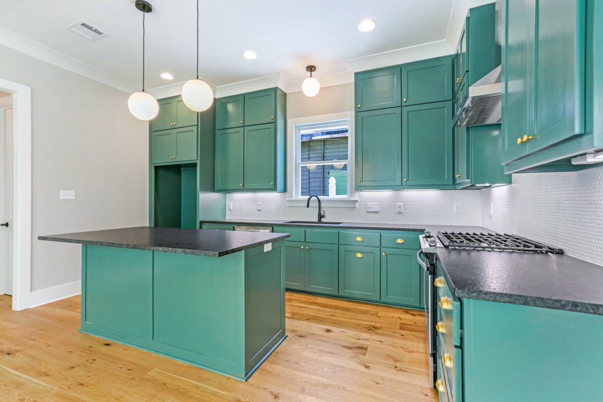 Which Apartment Kitchen Layout Fits Your Needs?