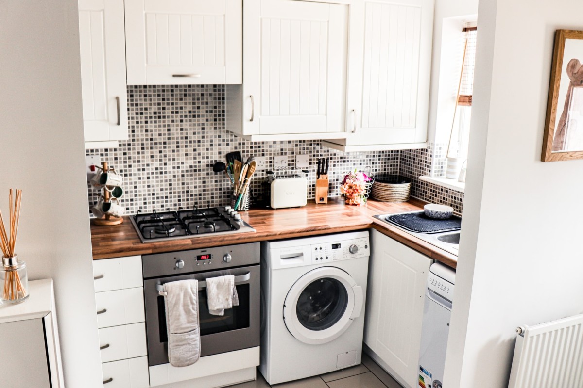What Is a Kitchenette? The Difference Between a Kitchen and a