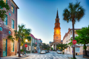 12 Popular Charleston Neighborhoods: Where to Live in Charleston in 2024