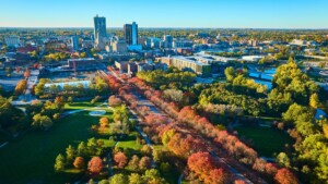 fort wayne indiana skyline and trees_shutterstock