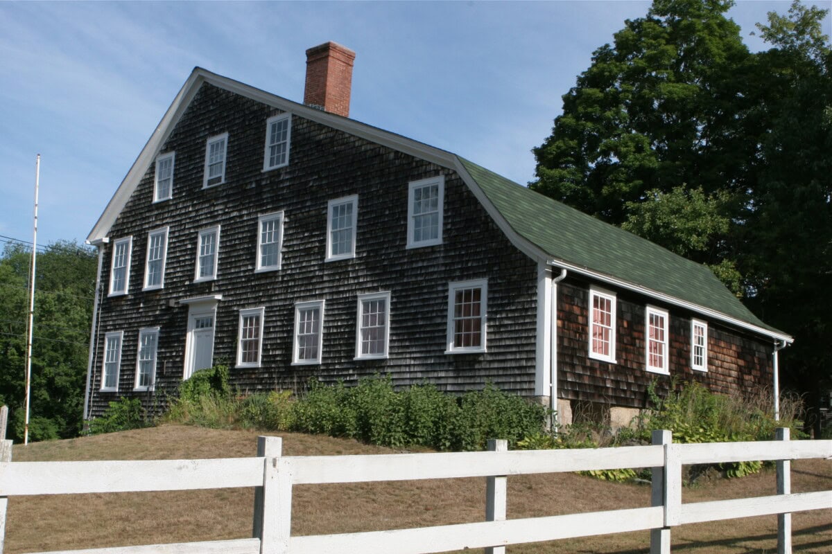 historic colonial home in coventry rhode island - shutterstock