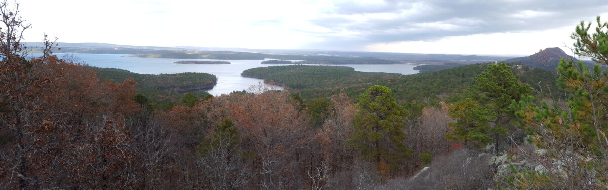 Lake Maumelle and Pinnacle Mountain viewed from Rattlesnake Ridge